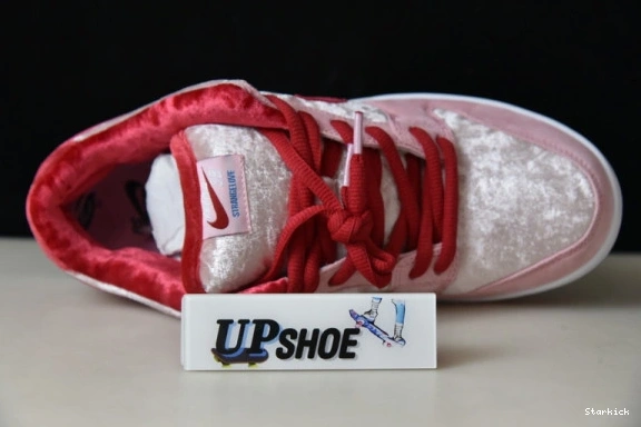 CT2552-800 Nike Skateboards Low Dunk StrangeLove  SB 0309